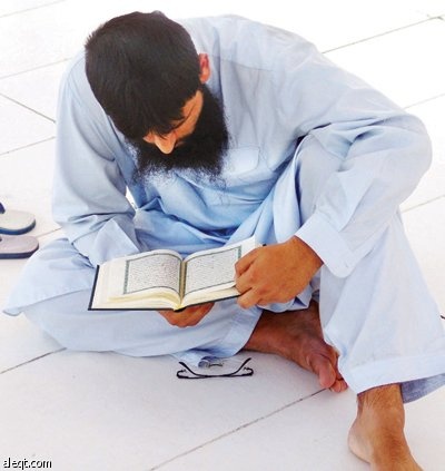 مشايخ سعوديون يرفضون «ختم القرآن» من خلال مجموعات عبر الإنترنت