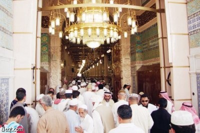تخصيص 4 أبواب للنساء في المسجد النبوي