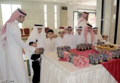 العيدية من «حب القريض» إلى التفنن في تقديمها بأسلوب عصري