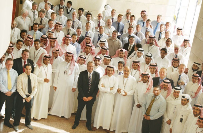 «بي أيه إي سيستمز» تعايد منسوبيها