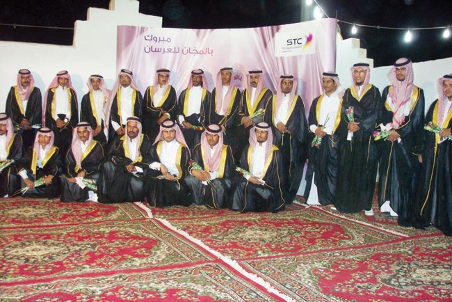 «الاتصالات السعودية» تهدي 40 شاباً وفتاة خدماتها «بالمجان للعرسان»