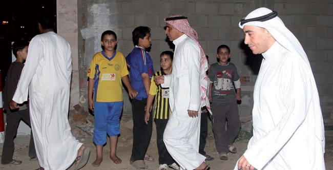 أمين جدة يقف بعد منتصف الليل على أحياء شرق جدة ويرصد مستوى النظافة