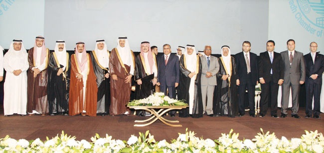 الأمير سطام: التجمع العربي ينم عن الرغبة الصادقة لطرح أفكار تعزز برامج المسؤولية الاجتماعية