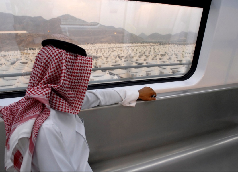 قطار المشاعر ينطلق في مكة.. وجدة تستقبل أول فوج من حجاج الخارج