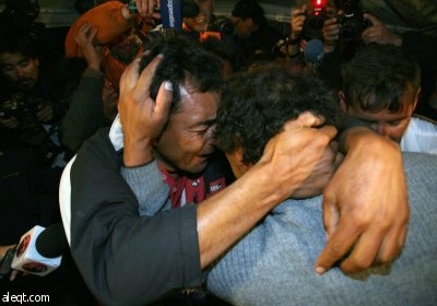 عملية الإنقاذ مستمرة.. عمال منجم تشيلي يسردون تجربة تقلبهم بين الأمل واليأس