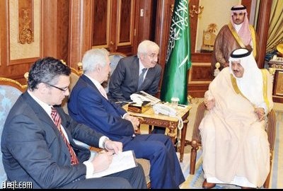 النائب الثاني والسفير الإسباني يستعرضان المواضيع المشتركة