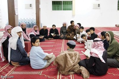 مؤذن يطالب أهالي الأحياء بدعم برامج المساجد والمشاركة فيها