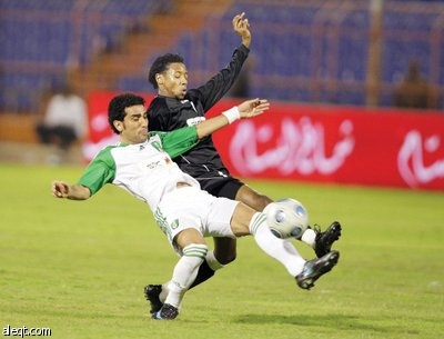 الشباب والأهلي .. من ينكأ جراح الآخر؟
