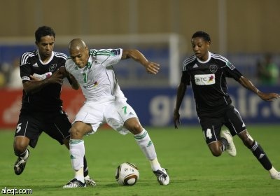 الشباب يعمق جراح الأهلي بهدفين