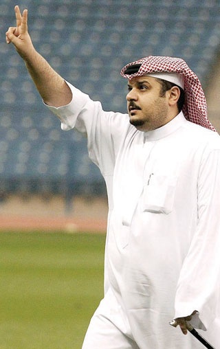 عبد الرحمن بن مساعد يعلن استمراره لرئاسة الهلال