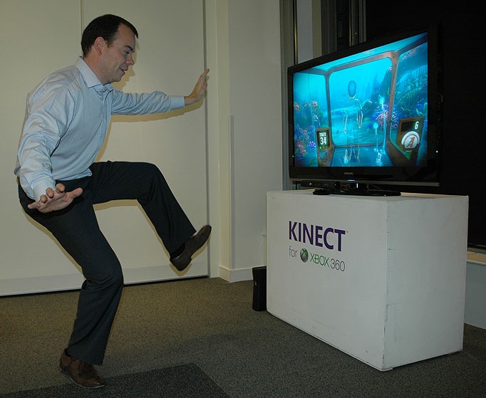 "مايكروسوفت" تعزز توقعاتها بشأن مبيعات جهاز ألعاب الفيديو الجديد "كينكت"