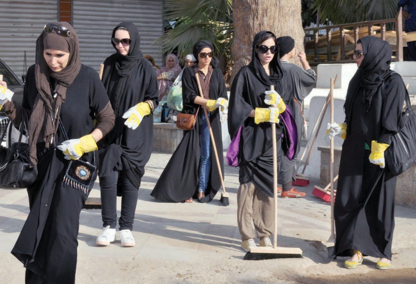 جدة: 500 شاب وفتاة يتطوَّعون لتنظيف البيوت التاريخية