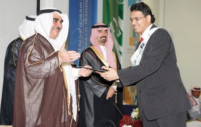وزير العمل يرعى تخريج 50 شابا من معهد «سعودي أوجيه»