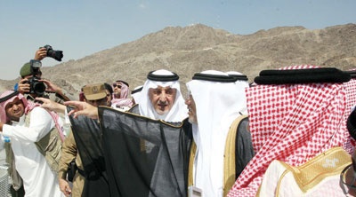 خالد الفيصل: مشروع قطار المشاعر لن يلغي النقل الترددي للحافلات