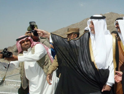 خالد الفيصل: مشروع قطار المشاعر لن يلغي النقل الترددي للحافلات