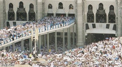 «وَأَذِّن فِي النَّاسِ بِالْحَجِّ يَأْتُوكَ رِجَالاً وَعَلَى كُلِّ ضَامِرٍ يَأْتِينَ مِن كُلِّ فَجٍّ عَمِيق» («سورة الحج - آية 2
