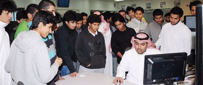 طلاب «رياض نجد» يطلعون على أسلوب العمل التقني في STC