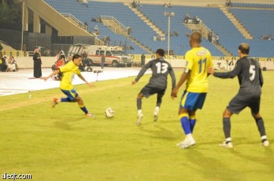 النصر يتصدر الدوري