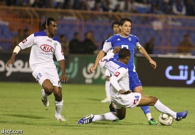 نيفيز والقحطاني يقودان الهلال للانفراد بالصدارة