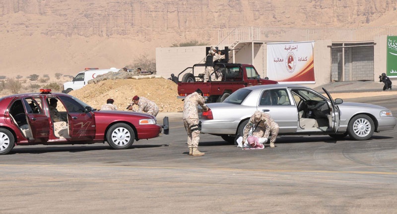 الأمير مقرن: استخباراتنا متطورة وذكية وقادرة على كشف الطرود قبل دخولها