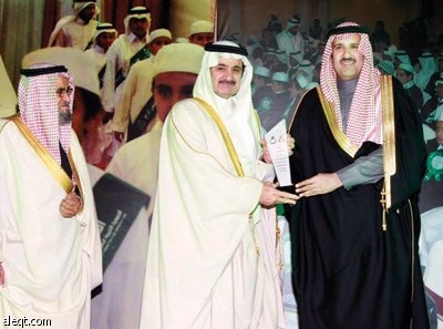 في ليلة «إنسان».. الأمير فيصل بن سلمان يكرم 331 طالباً متفوقاً