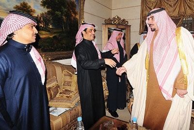 بحضور الأمير فيصل بن سلمان .. أعيان الزلفي يجتمعون لدعم «وقف إنسان»