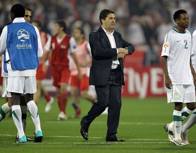 إقالة بيسيرو من تدريب المنتخب السعودي والاستعانة بخدمات الجوهر