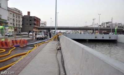 أمانة جدة تحدد أكثر من 100 موقع خطر لتجمعات مياه السيول