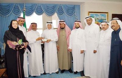 وزير الاتصالات يحصل على شهادة الاعتماد المهني من الهيئة السعودية للمهندسين
