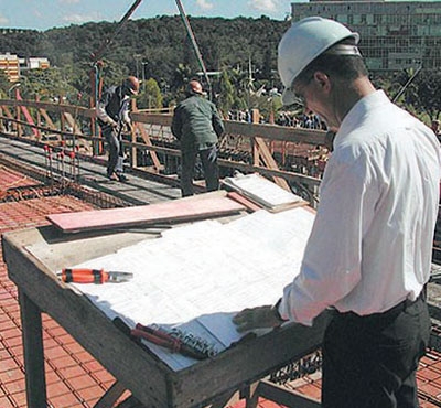 غياب نظام المهن الحرة يعطل إلزام المهندسين بالتأمين على أخطائهم المهنية