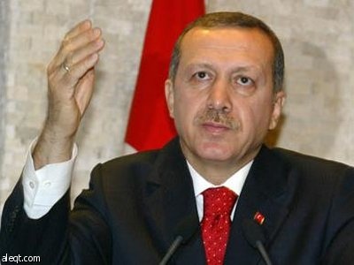 رئيس وزراء تركيا مخاطباً مبارك : نحن بشر وسنفنى وعليك الإصغاء لشعبك
