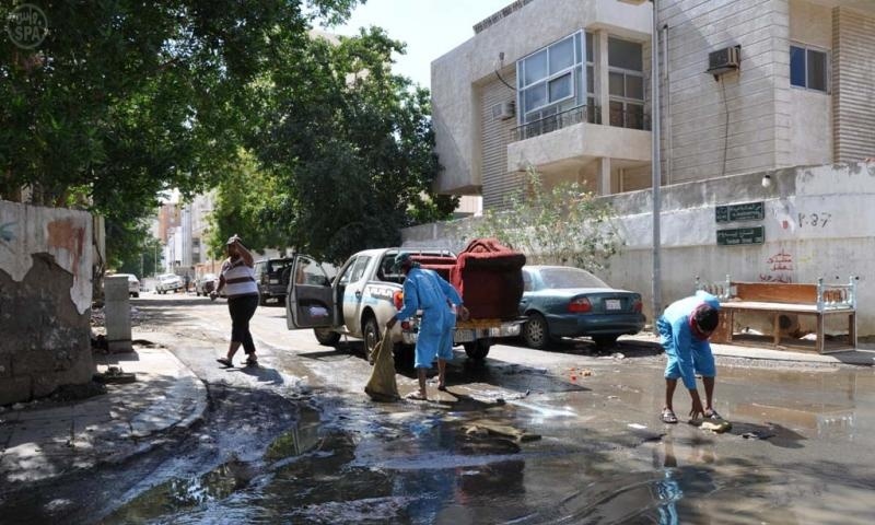 أمطار جدة: 10 وفيات سلم منها 3 جثث لذويهم وعدد الأسر التي تم إيوائها 5054 أسرة