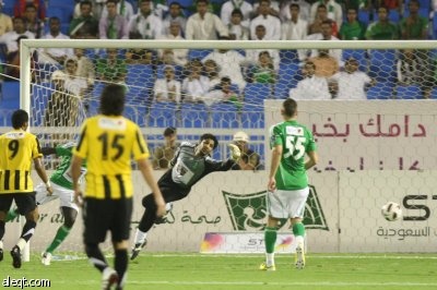 دوري زين: الاتحاد يتغلب على الأهلي بهدفين