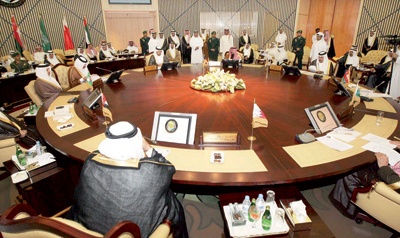 دول الخليج: 20 مليار دولار للبحرين وعمان .. وتحذير من الطائفية وتهديد الأمن