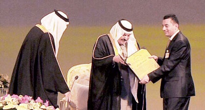 النائب الثاني: تكريم العلماء بمختلف جنسياتهم واجب ديني على بلادنا