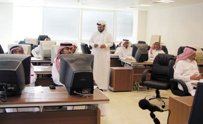 دورة أساسيات في الحاسب الآلي لمنسوبي المصلحة