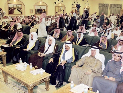 أسرة الخراشي تكرم أبناءها المتفوقين علميا وعدد من طلاب مدارس أشيقر