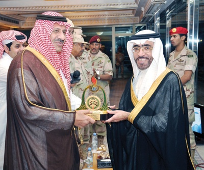 الأمير خالد بن سلطان يكرم «الاتصالات السعودية» لإنجاح الدورة الرياضية لشهداء الواجب