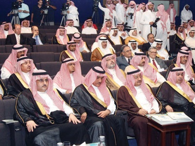 الأمير أحمد: خادم الحرمين حريص على انتشار الوعي الصحي وإيجاد المرافق الصحية