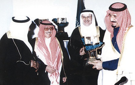 الثقافة العربية تودع مرحلة كاملة برحيل الأديب عبد الله بن خميس