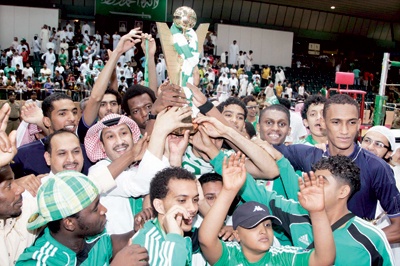 طائرة الأهلي تتوشح بالذهب.. وإخماد انسحاب الهلال