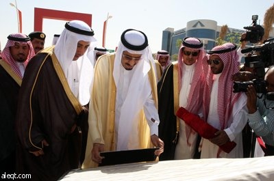 تدشين الحركة المرورية في الجزء الأوسط من طريق الملك عبدالله