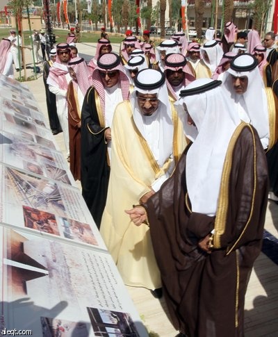 تدشين الحركة المرورية في الجزء الأوسط من طريق الملك عبدالله