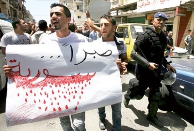 سورية: سحق المتظاهرين بـ«الهيلوكبتر».. وأردوغان: الأسد ارتكب «فظاعات ومجازر»
