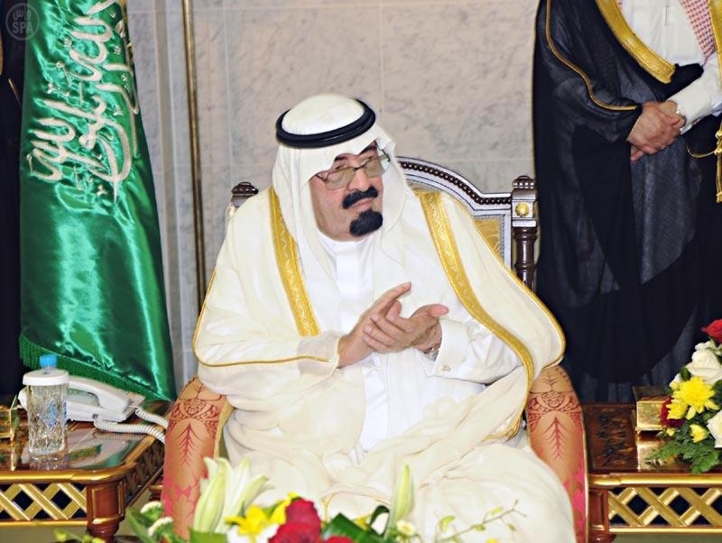 خادم الحرمين الشريفين يستقبل مجموعة من الأطفال الأيتام ضحايا تسونامي