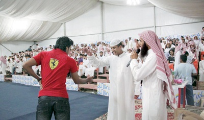 براعم ربوة الرياض تظهر إبداعاتها بالأشغال اليدوية والفنية والتلوين بالرمل