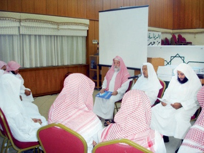 الشيخ صالح الحصين يستقبل طلاب الدورة المكثفة لتحفيظ القرآن الكريم
