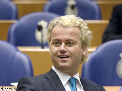 المتظرف الهولندي "فيلدرز"  يطالب باستفتاء لحظر بناء المآذن