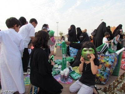 احتفالات الرياض: ساحة العروض في الدائري الشرقي  تكتظ بالزائرين في وقت مبكرا