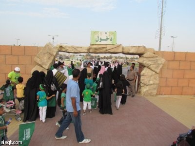 احتفالات الرياض: ساحة العروض في الدائري الشرقي  تكتظ بالزائرين في وقت مبكرا